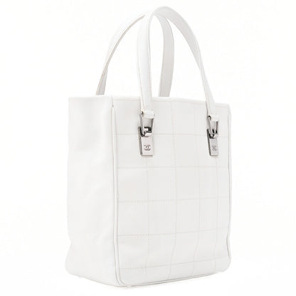 CHANEL Caviar Skin Choco Bar Handbag White Silver-Tone Hardware, Pre-Owned