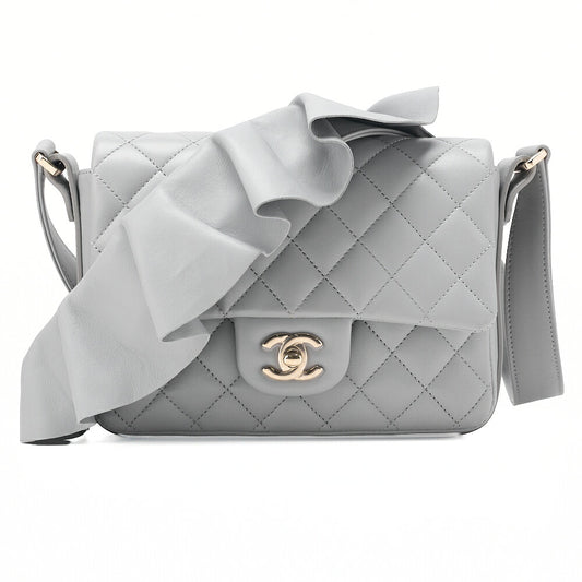 CHANEL ショルダーバッグ ミニマト ラムスキン クールグレー シルバー金具 20cm 中古品
