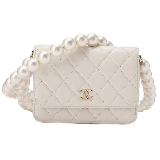 CHANEL Minimatrasse Fake Pearl Pearl Chain Wallet Lambskin White Gold-Tone Hardware, Pre-Owned