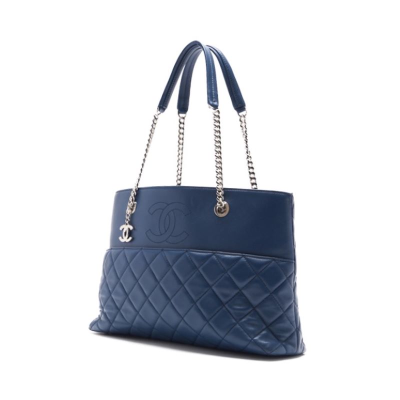 CHANEL Double Chain Tote Matelasse Lambskin Blue Silver-Tone Hardware Pre-Owned - Vintage La Charme