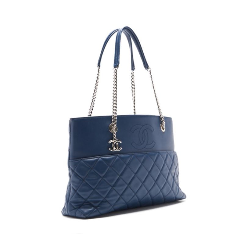 CHANEL Double Chain Tote Matelasse Lambskin Blue Silver-Tone Hardware Pre-Owned - Vintage La Charme