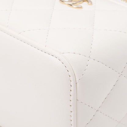 CHANEL Shoulder Bag Matelasse Camellia Chain Shoulder Lambskin White Gold-Tone Hardware Pre-Owned - Vintage La Charme