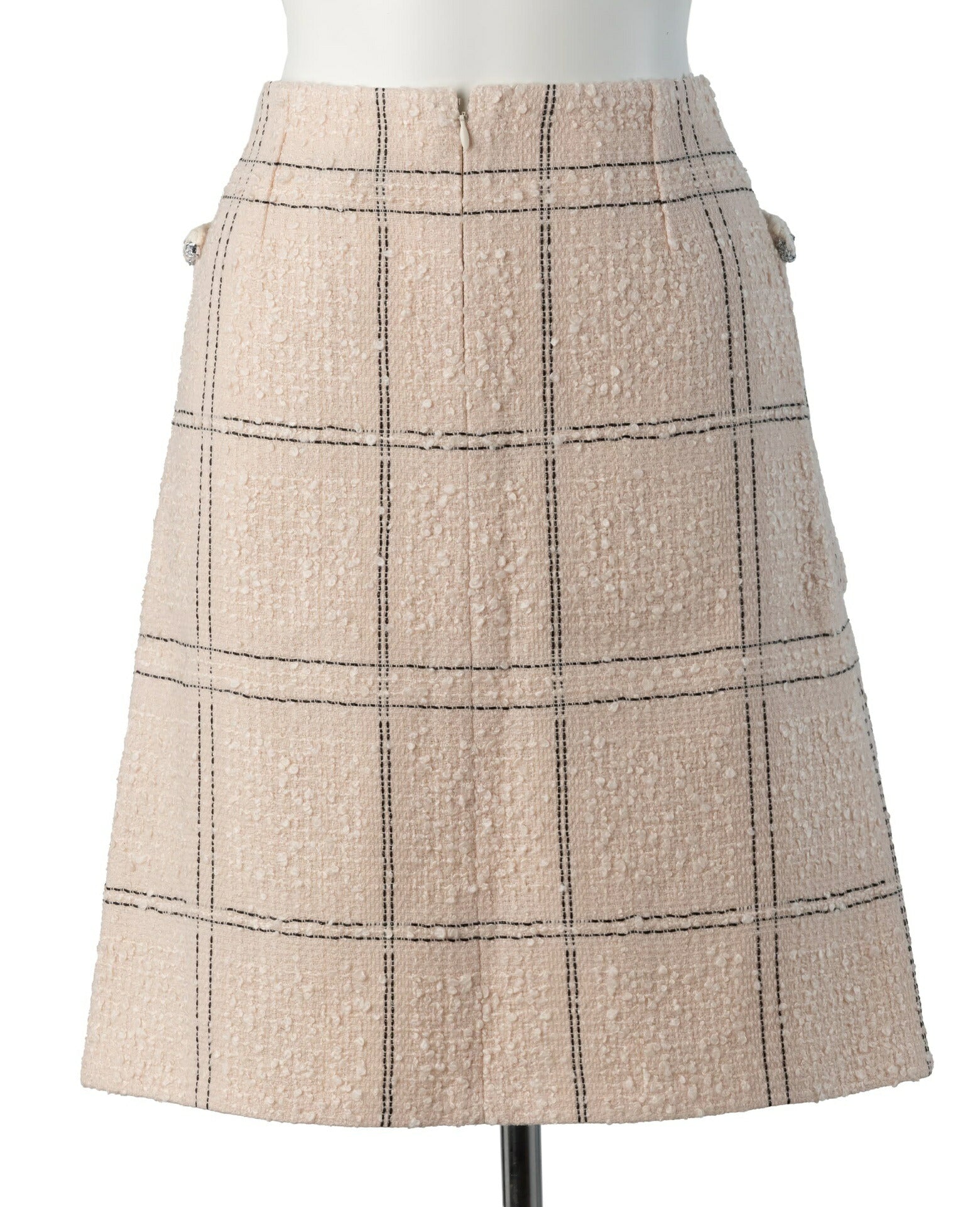 CHANEL Skirt, Coco Button, Tweed, Wool, Pink, Silver-Tone Hardware, Pre-Owned - Vintage La Charme