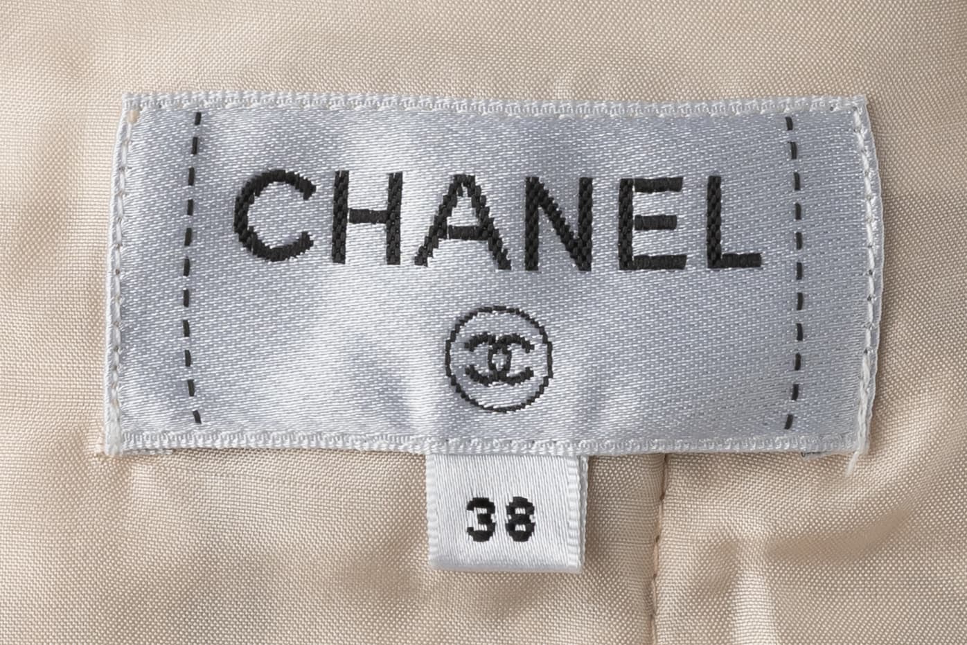 CHANEL Skirt, Coco Button, Tweed, Wool, Pink, Silver-Tone Hardware, Pre-Owned - Vintage La Charme