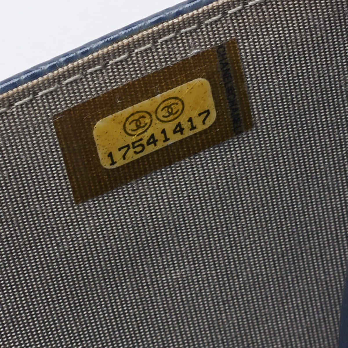 CHANEL Chain Wallet, Coco Mark, Caviar Skin, Blue, Gold-Tone Hardware, Pre-Owned - Vintage La Charme