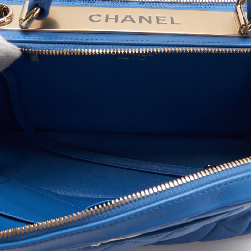 CHANEL Handbag 2WAY Matelasse Lambskin Light Blue Gold-Tone Hardware Pre-Owned - Vintage La Charme
