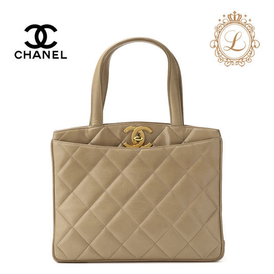 CHANEL Handbag Matelasse Turn Lock Lambskin Beige Gold-Tone Hardware Pre-Owned - Vintage La Charme