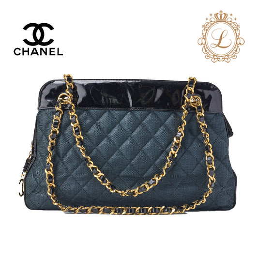 CHANEL Tote Bag Matelasse with Coco Charm Double Chain Enamel and Straw Black Gold-Tone Hardware Pre-Owned - Vintage La Charme