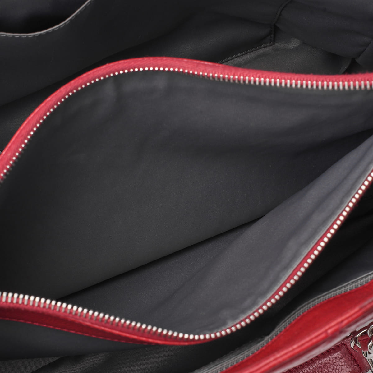 CHANEL Shoulder Bag, Matelasse GST Coco Mark, Caviar Skin, Red, Silver-Tone Hardware, Pre-Owned - Vintage La Charme