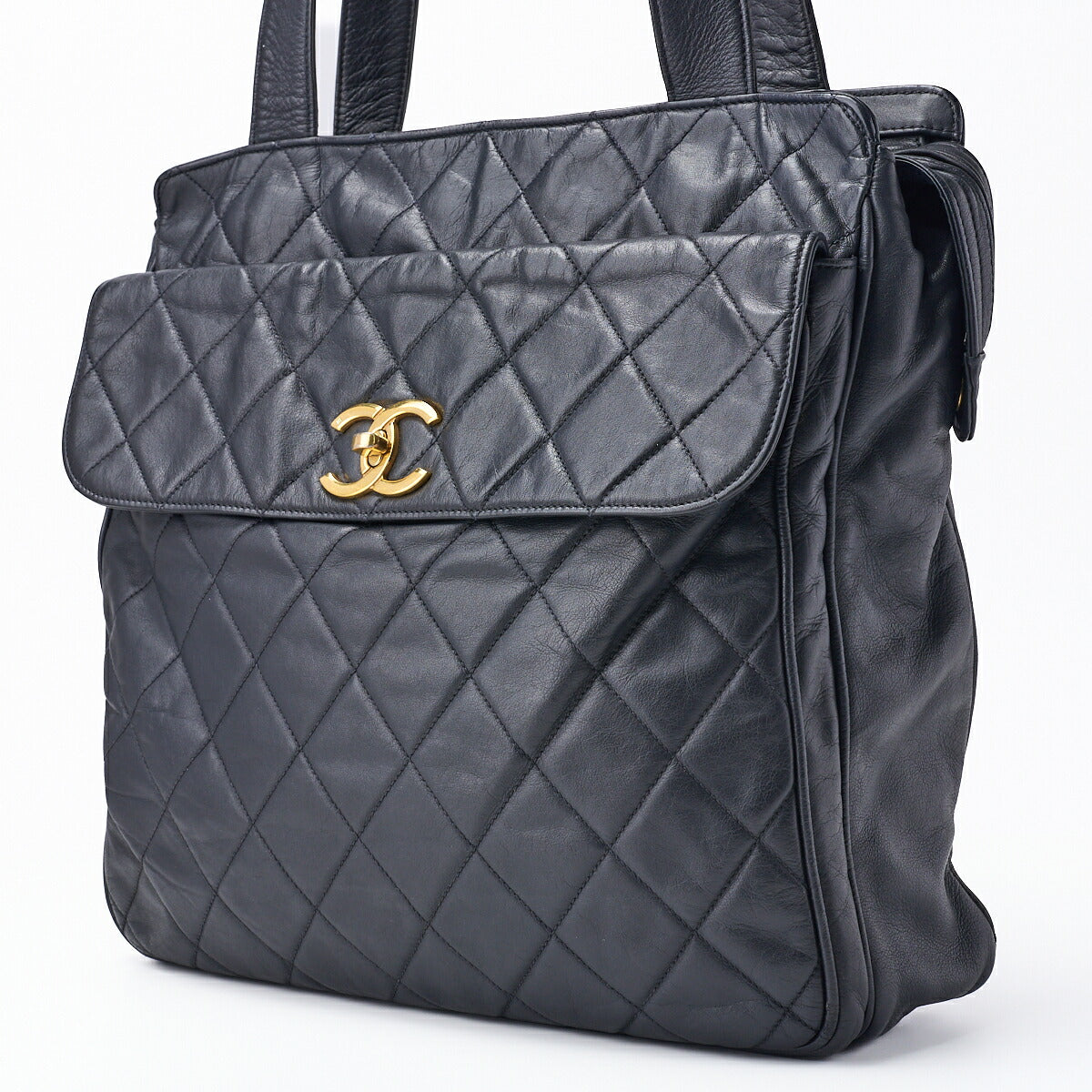 CHANEL Shoulder Bag Matelasse Outside Flap Lambskin Navy Gold-Tone Hardware Pre-Owned - Vintage La Charme