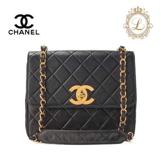 CHANEL Shoulder Bag, Matelasse, Chain Shoulder, Lambskin, Black, Gold-Tone Hardware, Pre-Owned - Vintage La Charme