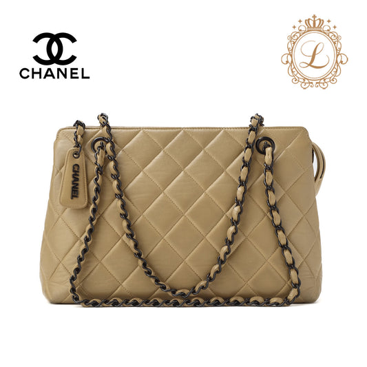 CHANEL Shoulder Bag Matelasse Logo Charm Double Chain Lambskin Beige Gold-Tone Hardware Pre-Owned - Vintage La Charme