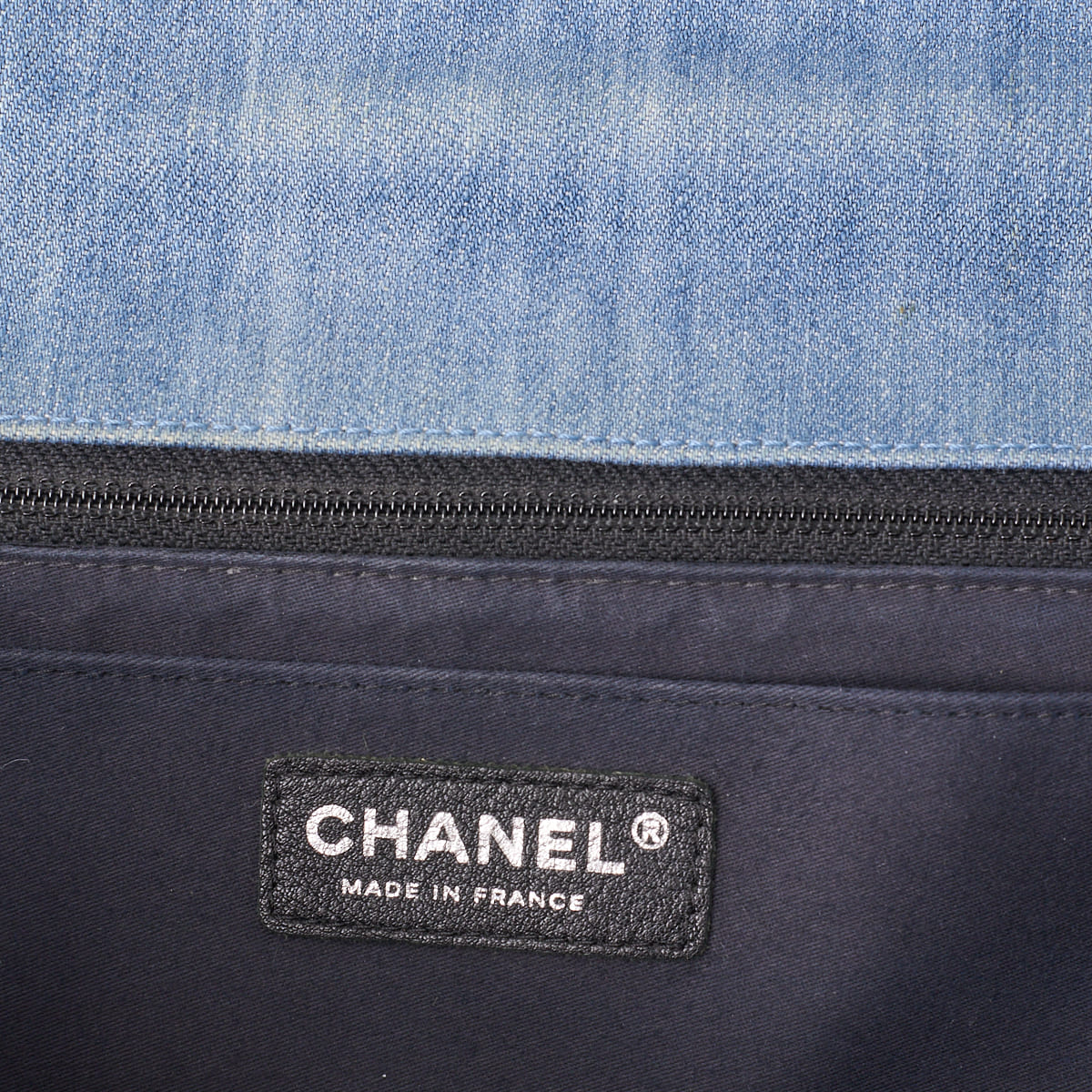 CHANEL Shoulder Bag Mini Chain Shoulder Denim Blue Denim Silver-Tone Hardware Pre-Owned - Vintage La Charme