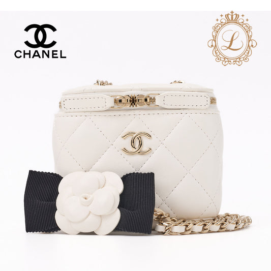 CHANEL Shoulder Bag Matelasse Camellia Chain Shoulder Lambskin White Gold-Tone Hardware Pre-Owned - Vintage La Charme